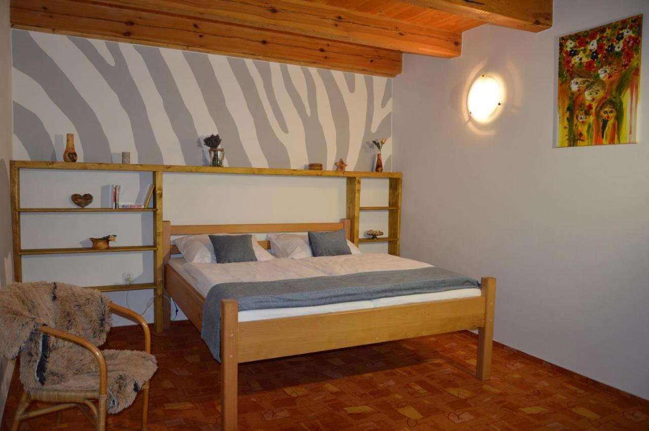 Отель Statek 3 - Wellness & Spa Глубока-над-Влтавой Экстерьер фото