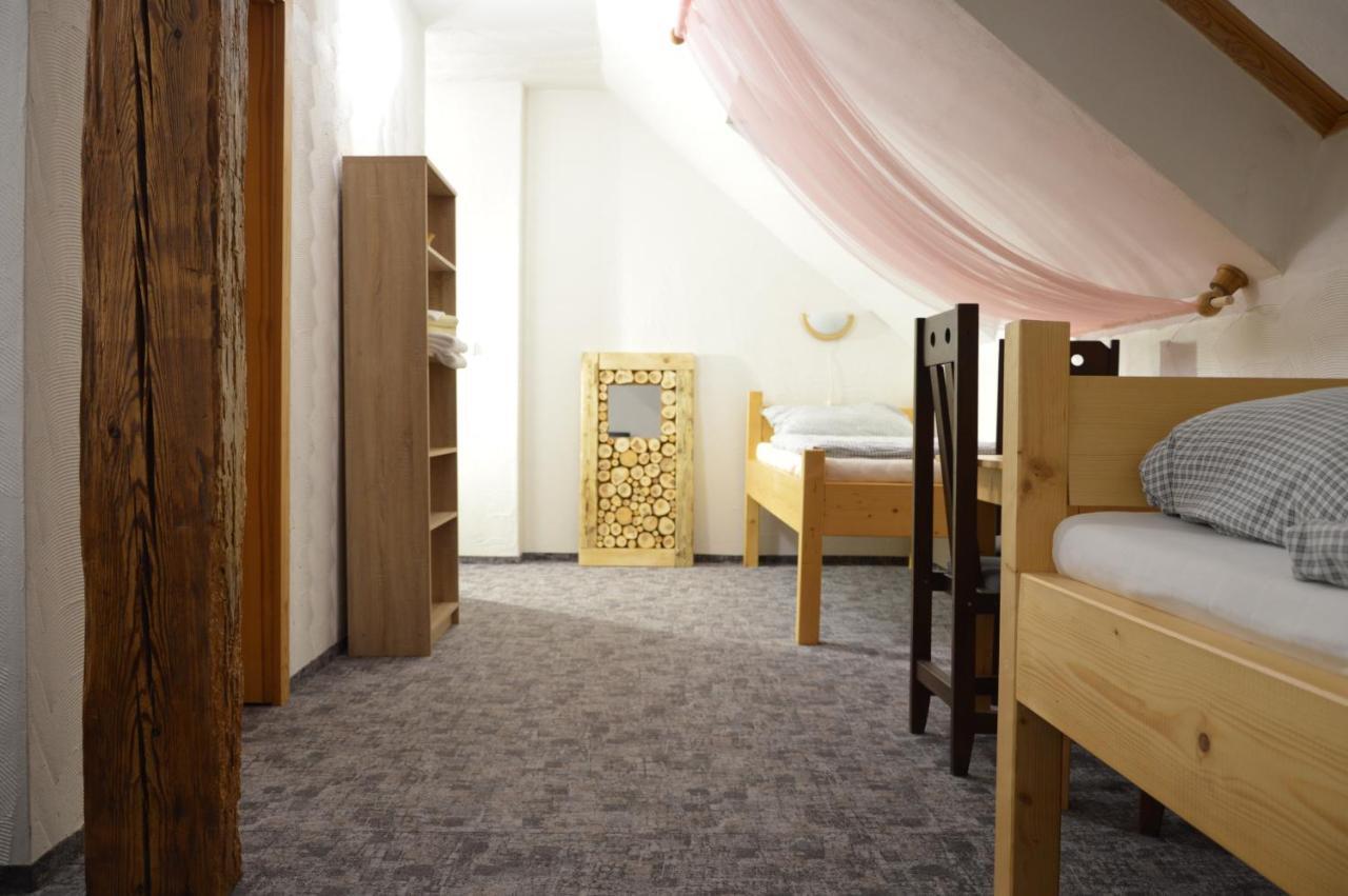 Отель Statek 3 - Wellness & Spa Глубока-над-Влтавой Экстерьер фото